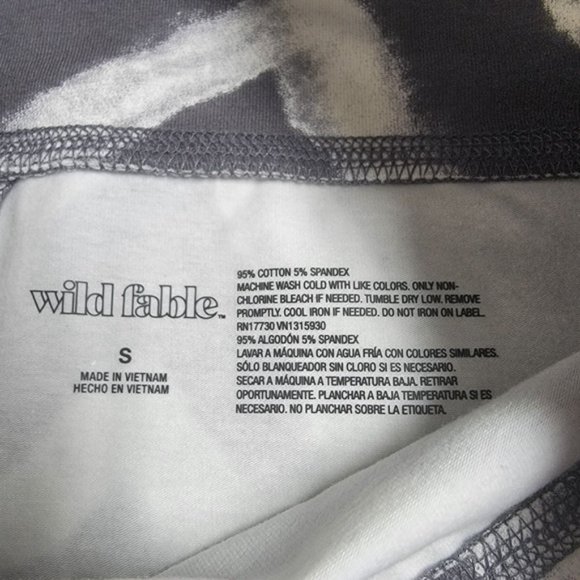 Wild Fable High-Waisted Classic Leggings Gray Hearts Women's Size Small NWOT - Picture 5 of 5